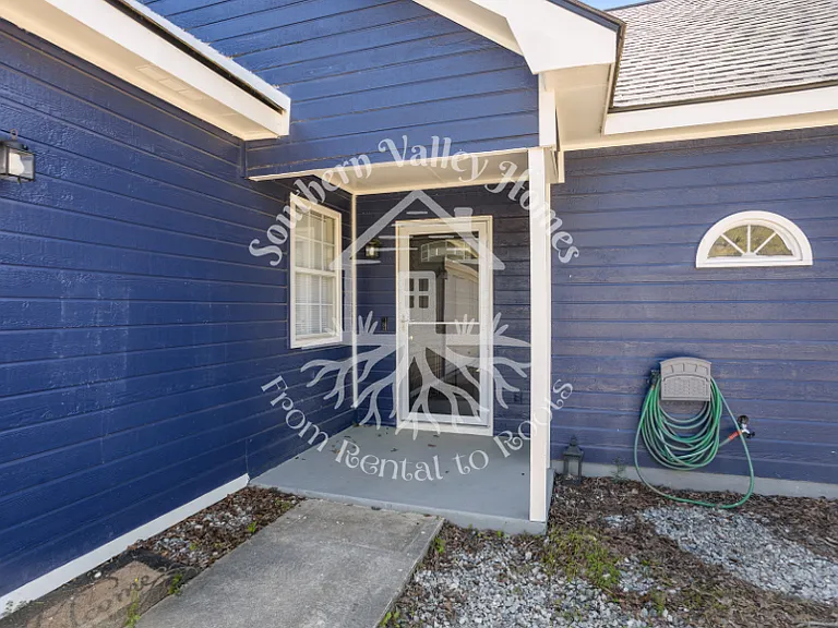 102 Duxbury Ct — Photo 3