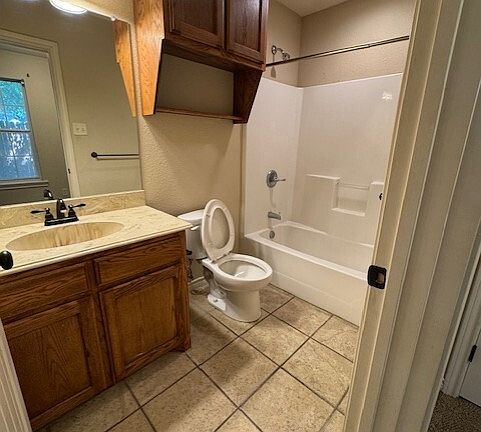5th image of 1441 W Frey St
