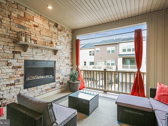 3rd image of 5912 Garden Walk Dr