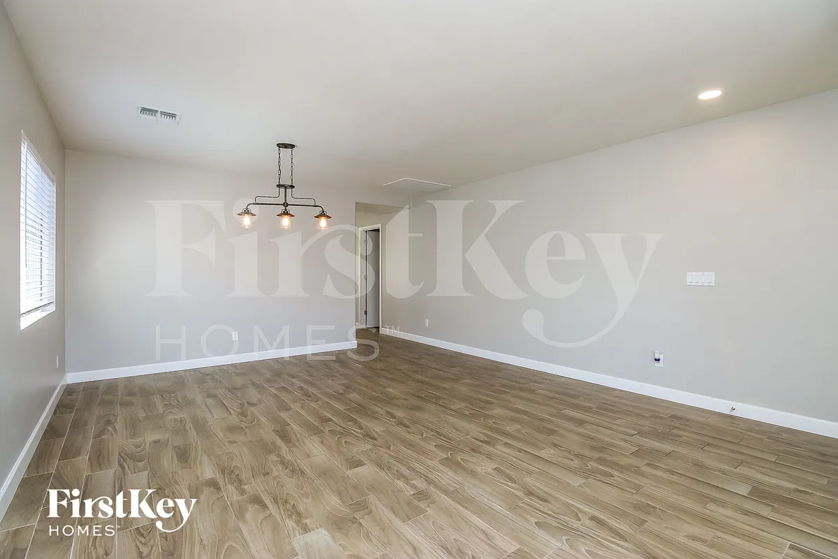 Building Photo - 11623 W Fooks Dr