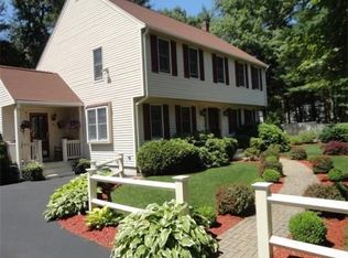 12 Dartmouth St, Halifax, MA 02338