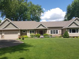 2337 Linner Rd, Wayzata, MN 55391