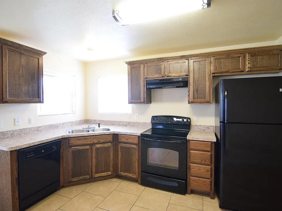3401 Regency Dr