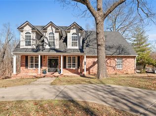 105 E Woodcliff Ln, Rogers, AR 72756