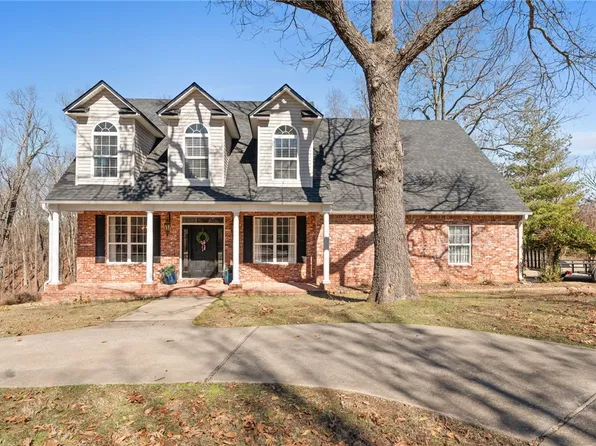 105 E Woodcliff Ln, Rogers, AR 72756