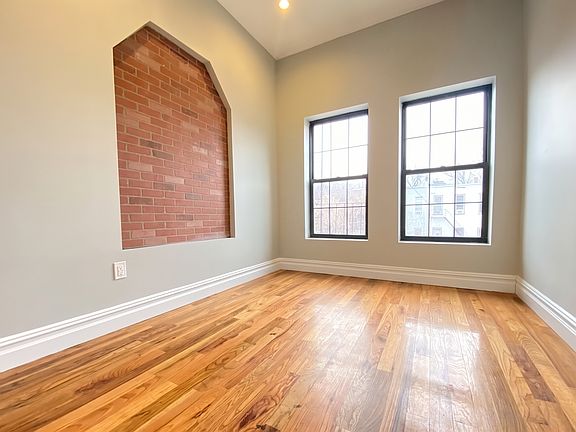 5th image of 1203 Jefferson Ave #1R