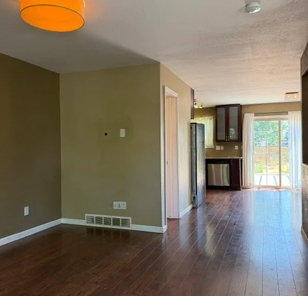 380 Elati St — Photo 2