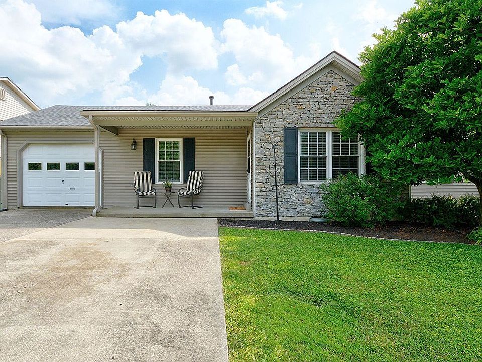 1st image of 303 Sycamore Ct
