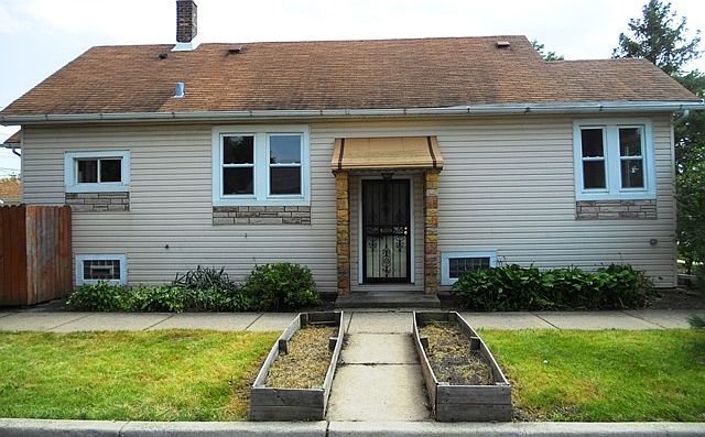 1st image of 3459 N Oak Park Ave