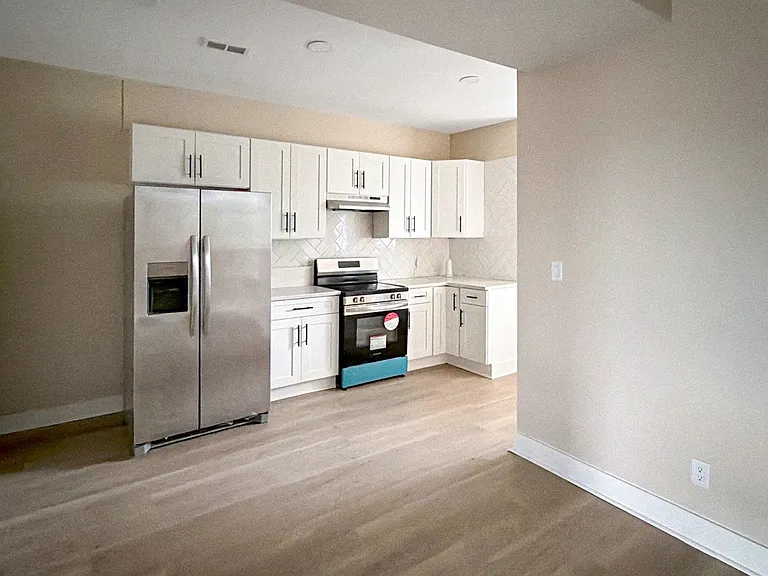 3411 Reisterstown Rd — Photo 10