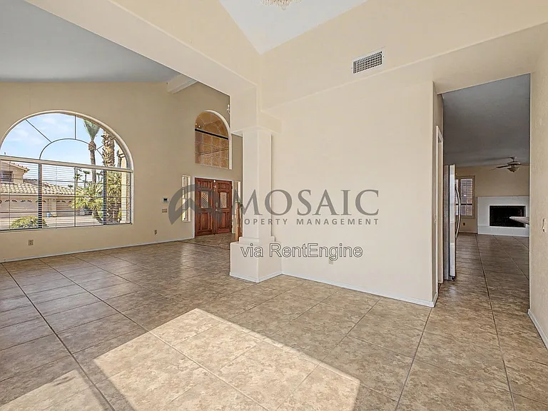 1819 E Cascade Dr — Photo 7