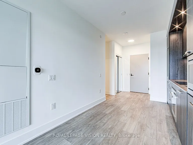 858 Dupont St #716 — Photo 5