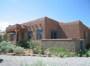 1380 Benny Ln, Taos, NM 87571
