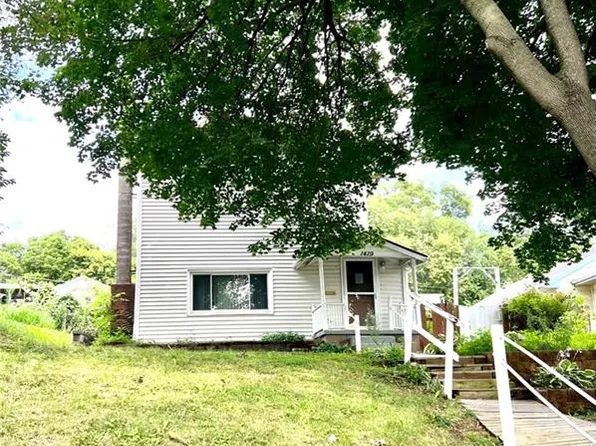 1419 S 18th St, Saint Joseph, MO 64507
