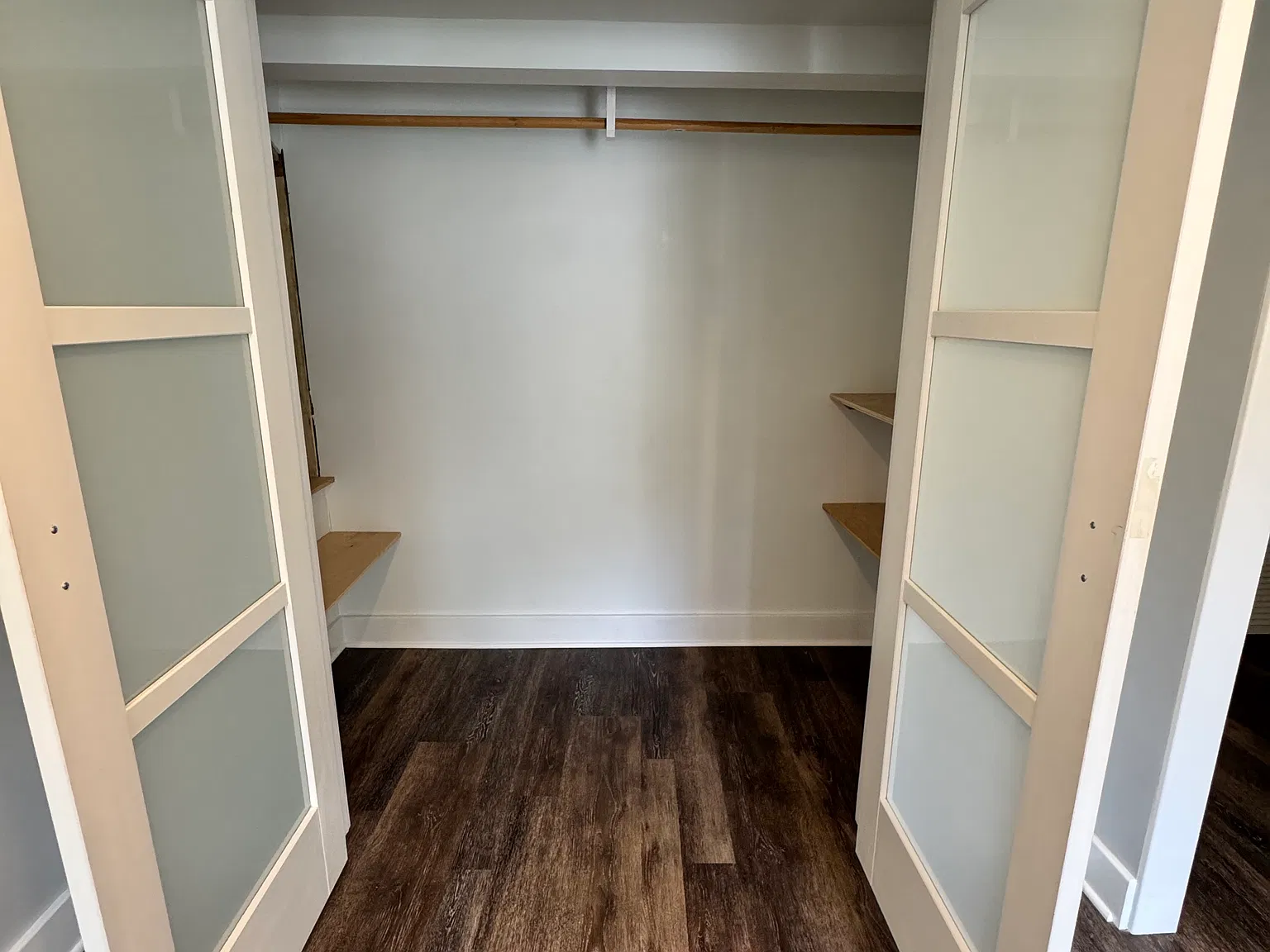 2 bed, 1.5 bath, 900 sqft, $1,749 — Photo 2