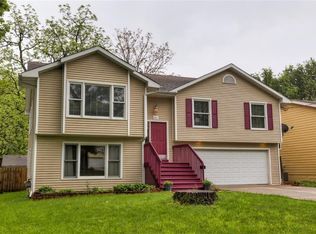 3827 Lawnwoods Dr, Des Moines, IA 50310
