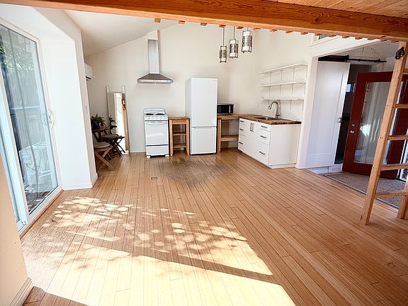 4th image of 1804-1806 Beaver St #1