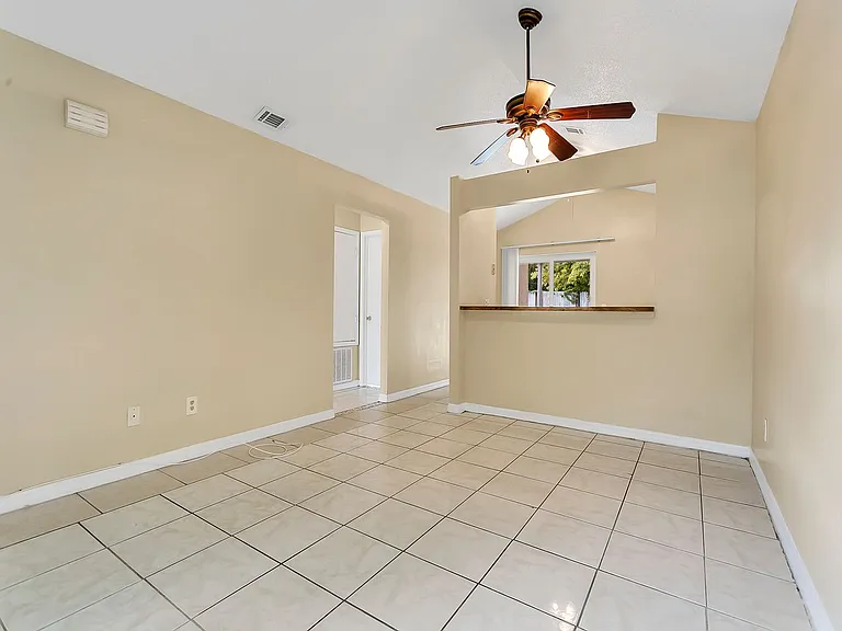 10425 Riva Ridge Trl — Photo 4