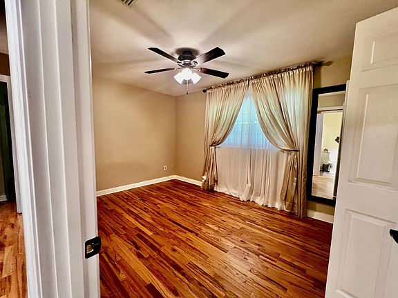5th image of 3857 W University Ave