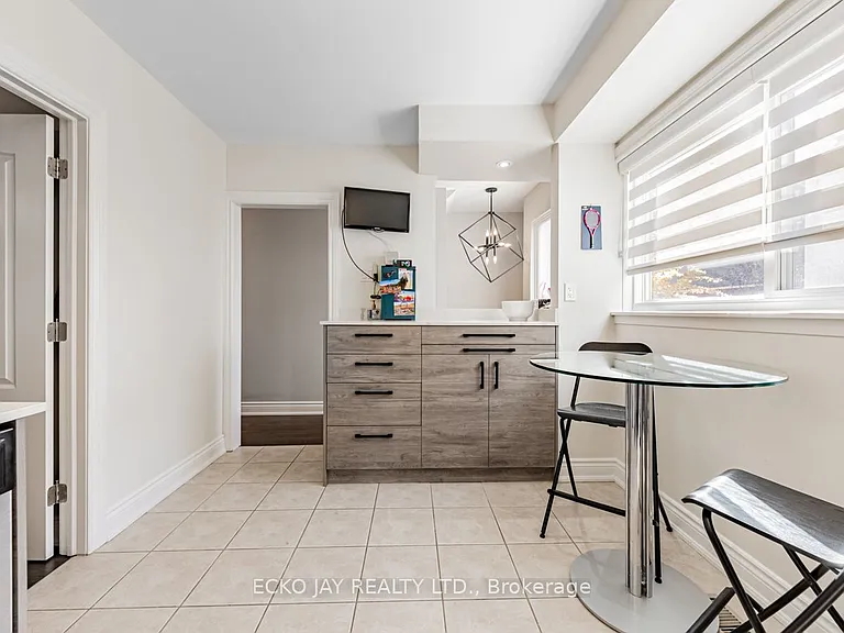 90 George Henry Blvd #17 — Photo 7