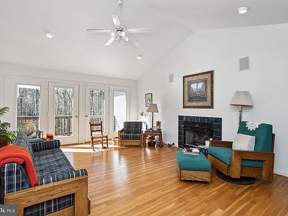5th image of 1153 Desert Rd