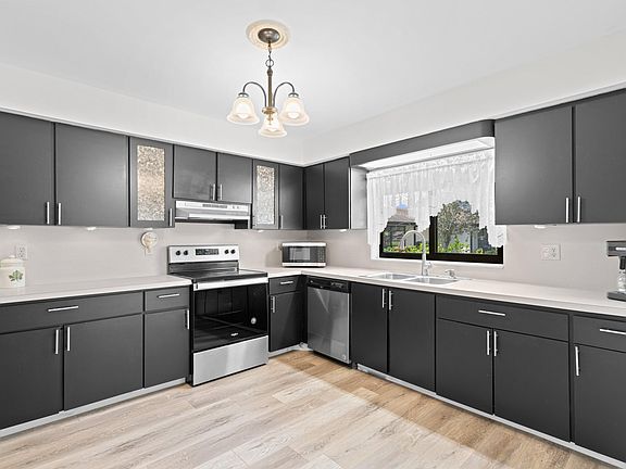 3rd image of 4641 Finchwood Way #B