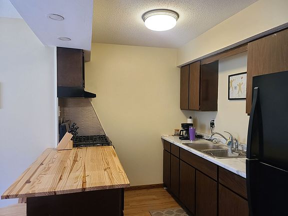 2nd image of 2122 Belmont Ln APT 1