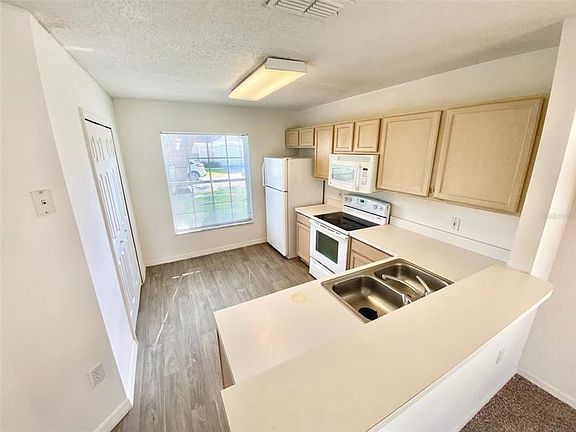 2nd image of 2404 Saint Augustine Blvd