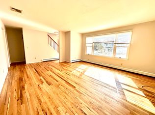 (Undisclosed Address), Glen Cove, NY 11542