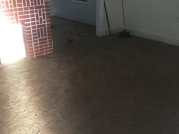3rd image of 2046 Elliott Ave