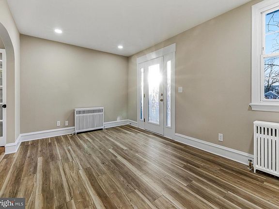 5th image of 517 Greenwich Ave