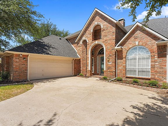 2nd image of 2105 Birdwood Cir
