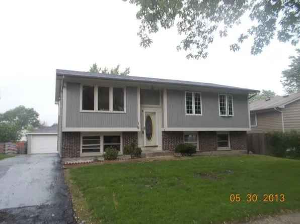 10 W Drummond Ave, Glendale Heights, IL 60139