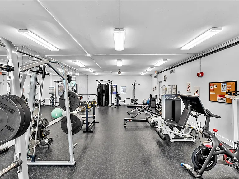 2655 Collins Ave #1710 — Photo 33