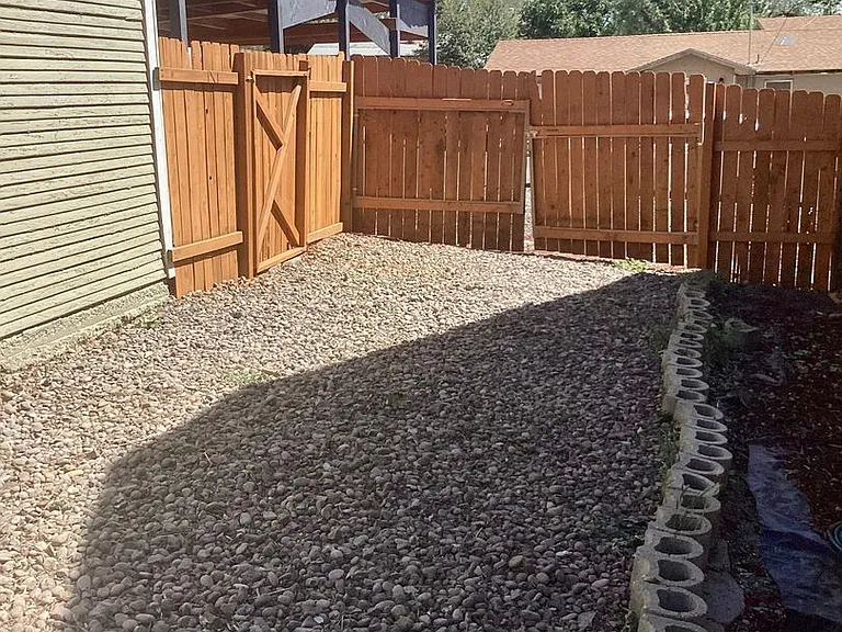 1803 Siskiyou St — Photo 12