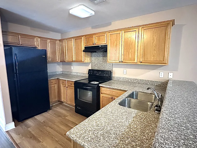 5177 Mount Shasta Dr #C — Photo 3