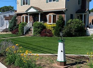 2976 Fortesque Ave, Oceanside, NY 11572