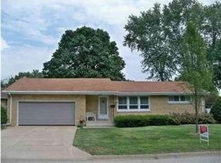 801 Sunset Rd, Morton, IL 61550