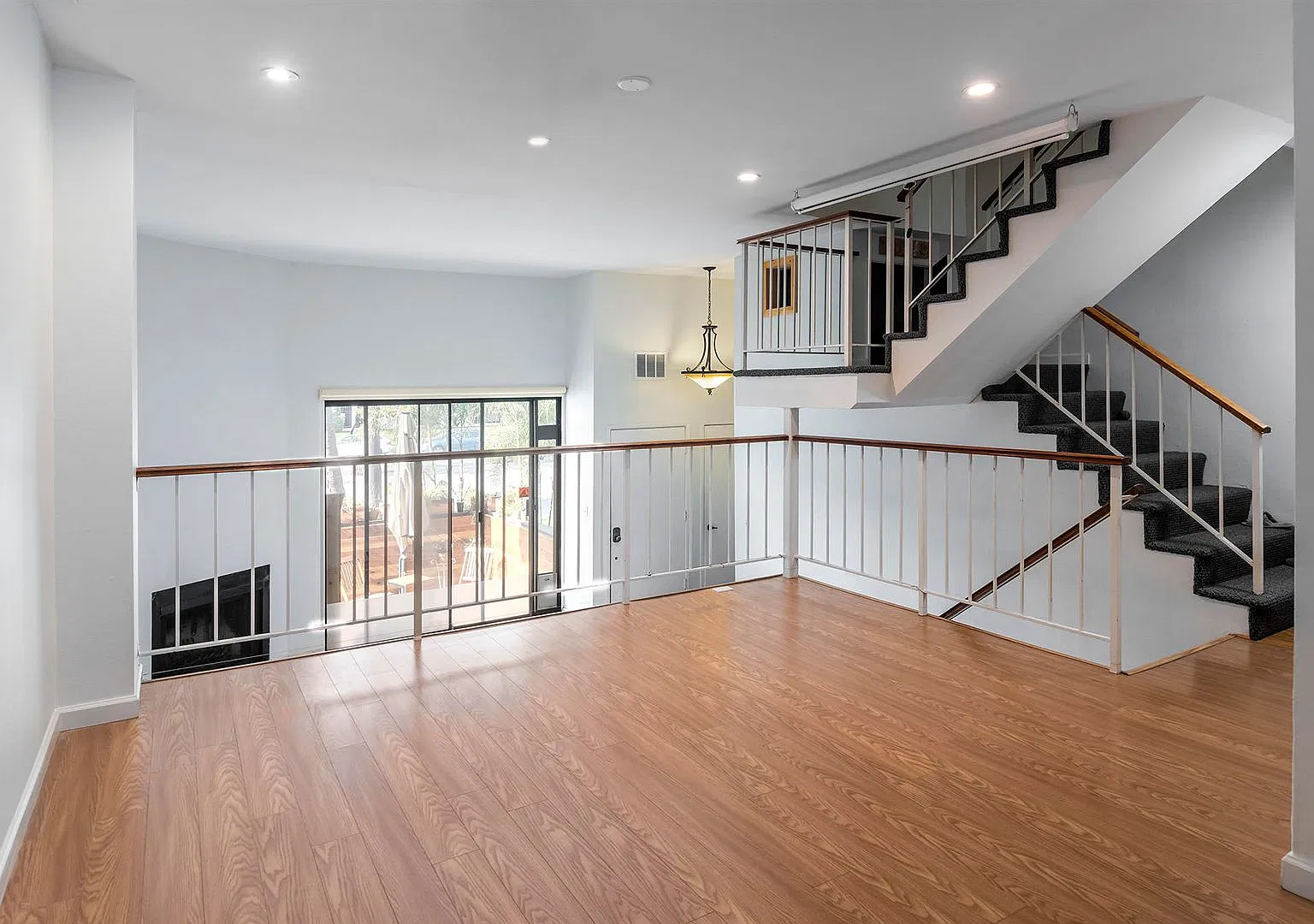 Light Filled 3-Story Townhome in Pool Community — Photo 1