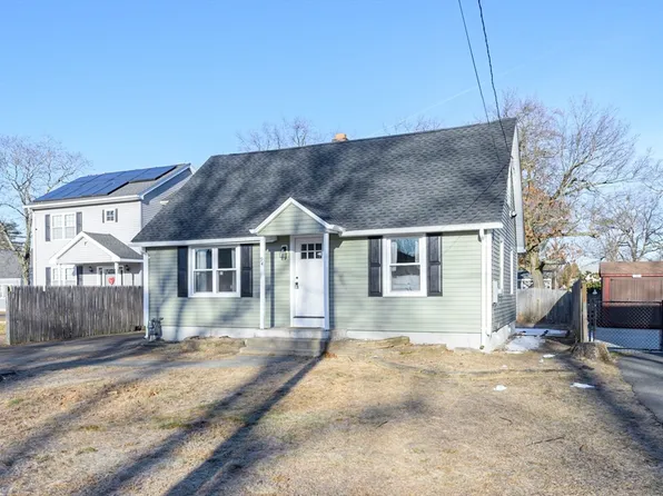 94 Lang St, Springfield, MA 01104