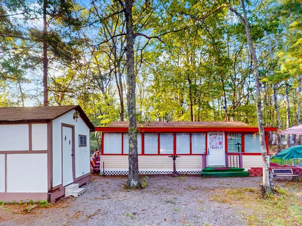 115 Owego Ln, Shohola, PA 18458