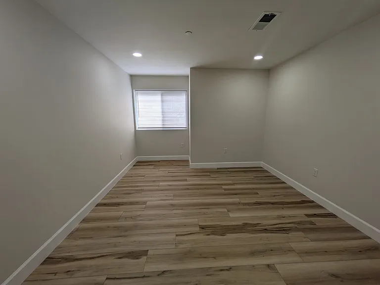 44 Warner St #7B — Photo 9