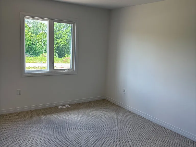 102 Gort Ave — Photo 15