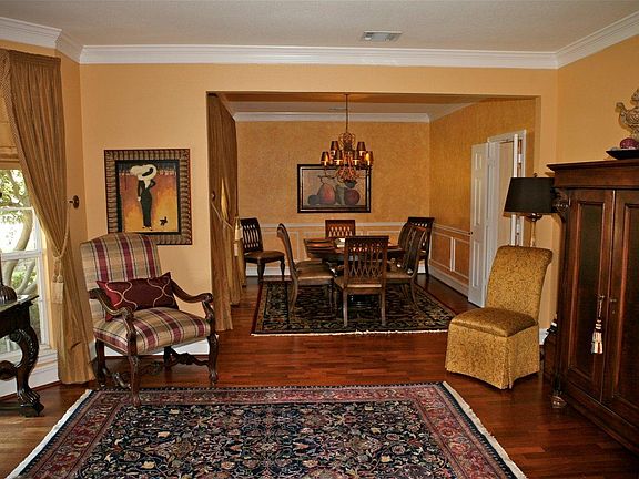 4th image of 1457 Parkwood Dr
