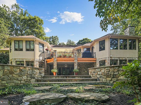 3rd image of 3651 Broadleaf Ct