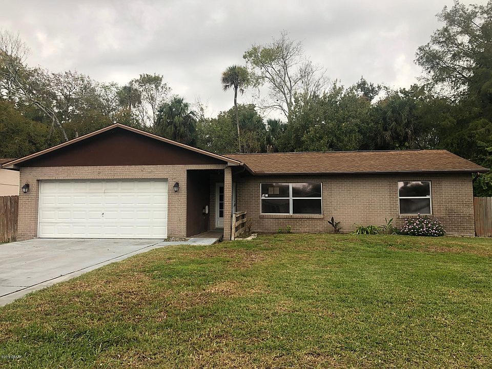 1st image of 25 Laurel Oaks Cir