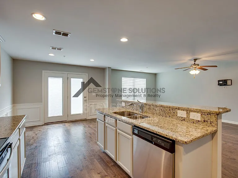 4018 Commons Dr — Photo 14