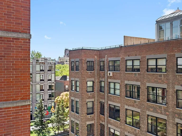520 W 23rd St #8B — Photo 7