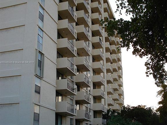 2nd image of 2350 NE 135th St APT 706