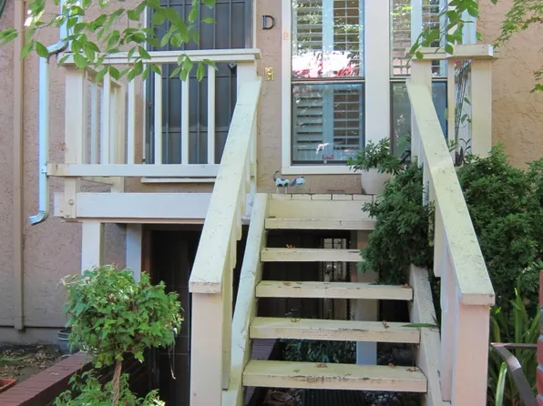 2120 I St APT D, Sacramento, CA 95816